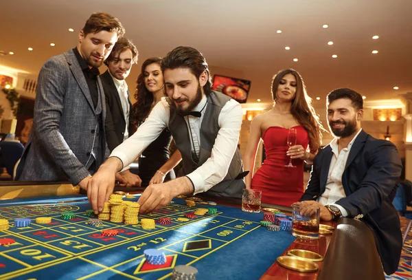 Explore Roulette Tables through a Singapore online casino for Gamers