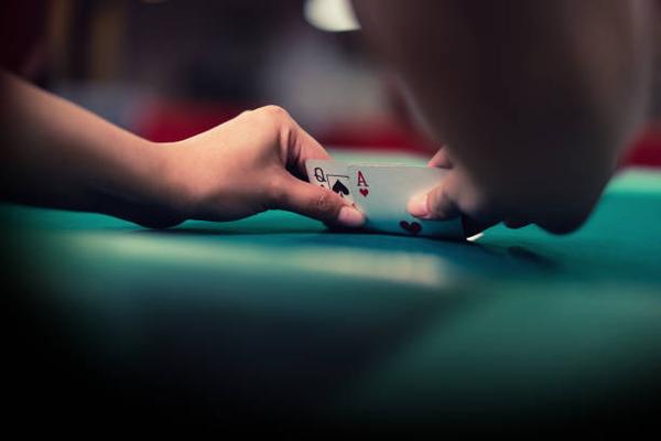 Mobile Play Features Available Across top online casinos